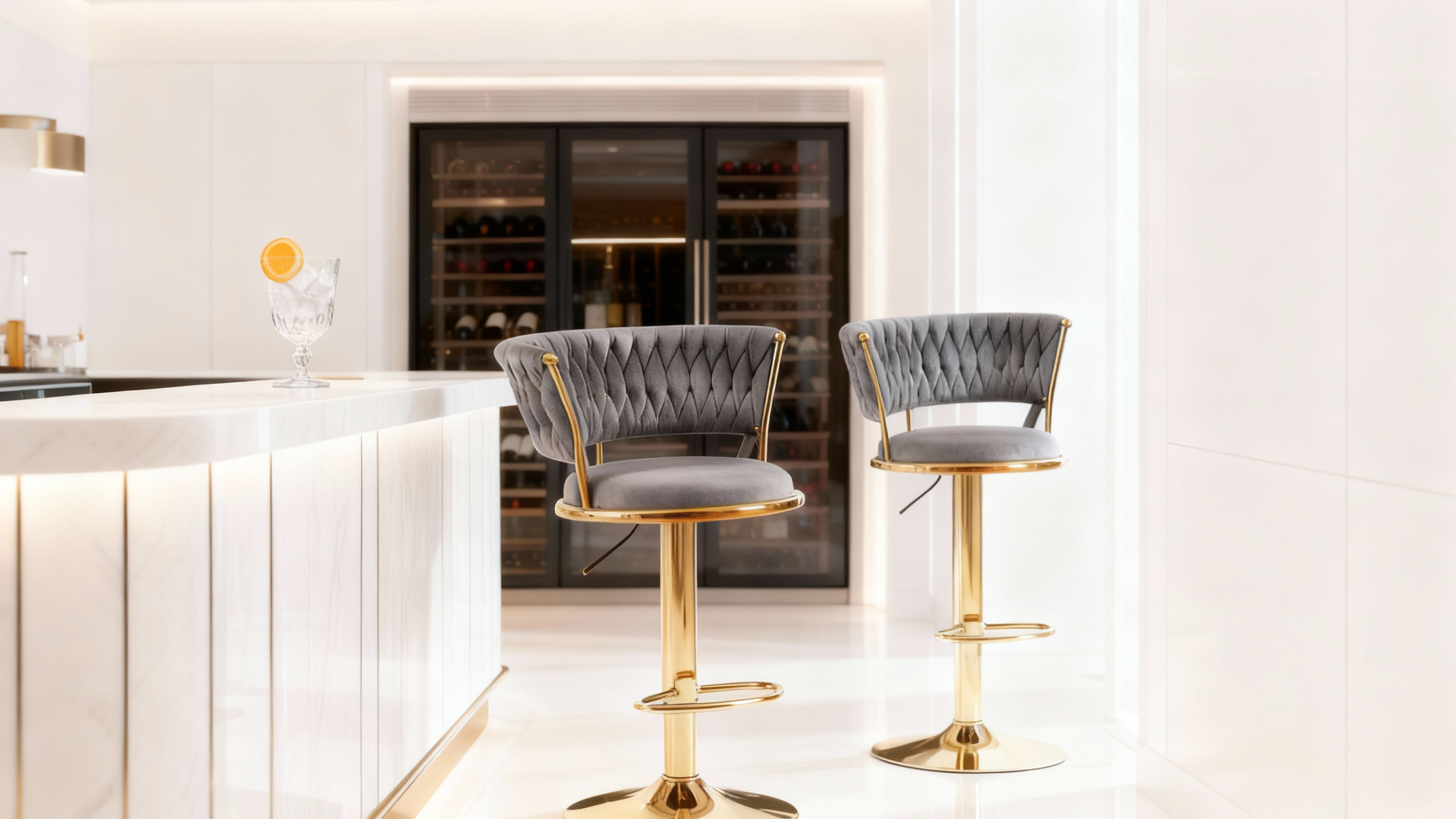 Banco Alto Mitlan con Base Dorada – Tapizado en Terciopelo Premium, Altura Ajustable